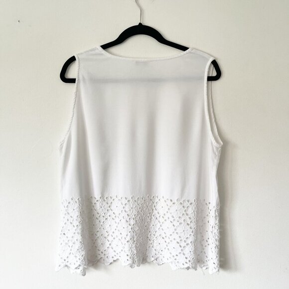 Style Envy White Sleeveless Top With Eyelet Lace Hem Size XL 100% Rayon - Picture 2 of 7